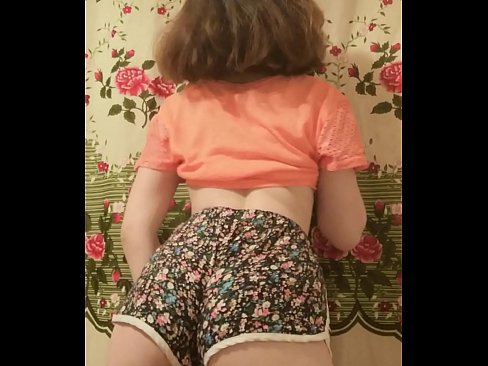 ❤️ Seksikäs nuori beibi riisuu shortsinsa kameran edessä ❤❌ Laadukas seksi at us ❤