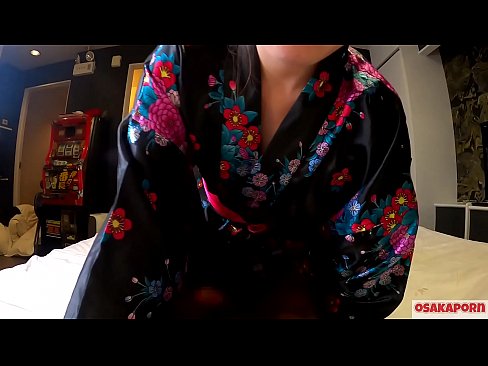 ❤️ Nuori cosplay-tyttö rakastaa seksiä orgasmeihin asti ruiskuttamalla hevostyttöä ja ottamalla suihin. Aasialaistyttö karvainen pillu ja kauniit tissit perinteisessä japanilaisessa puvussa amatöörivideossa, jossa näytetään masturbointia panoleluilla. Sakura 3 OSAKAPORN. ❤❌ Laadukas seksi at us ❤