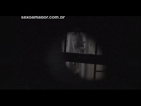 ❤️ Blondi saa salaa videokuvaa naapuruston tirkistelijältä piilossa onttojen tiilien takana ❤❌ Laadukas seksi at us ❤